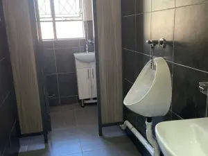 Office to Rent in Highlands