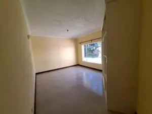 5 Bedroom House to Rent in Borrowdale West
