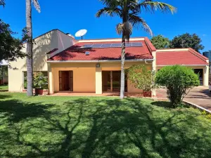 5 Bedroom House to Rent in Borrowdale West