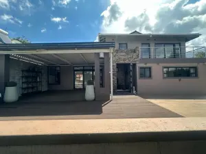 6 Bedroom House to Rent in Glen Lorne