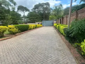 6 Bedroom House to Rent in Glen Lorne