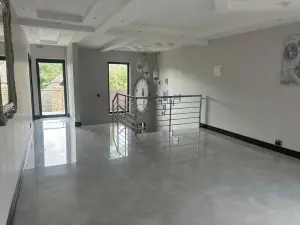 6 Bedroom House to Rent in Glen Lorne