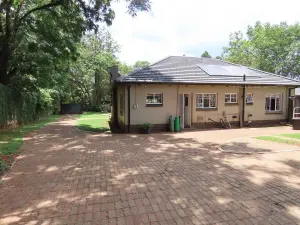 3 Bedroom House to Rent in Upper Hillside