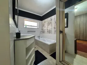 3 Bedroom Cottage/Garden Flat to Rent in Helensvale