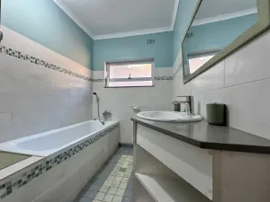 3 Bedroom Cottage/Garden Flat to Rent in Helensvale