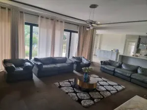 4 Bedroom House to Rent in Helensvale