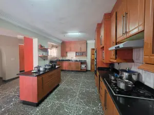 5 Bedroom House to Rent in Mount Pleasant Heights
