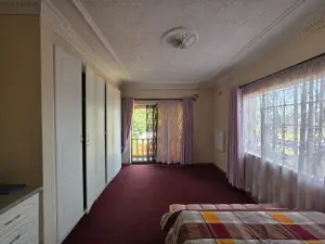 5 Bedroom House to Rent in Mount Pleasant Heights