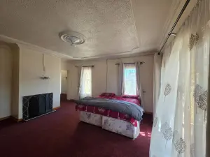 5 Bedroom House to Rent in Mount Pleasant Heights
