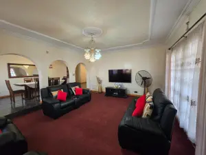 5 Bedroom House to Rent in Mount Pleasant Heights