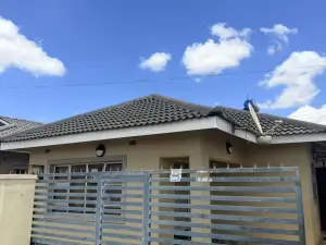 3 Bedroom House to Rent in Aspindale Park