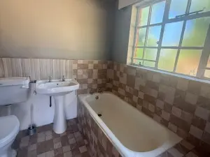 2 Bedroom House to Rent in Glen Lorne