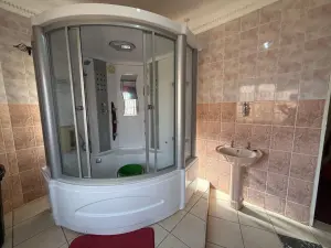 5 Bedroom House to Rent in Mount Pleasant Heights