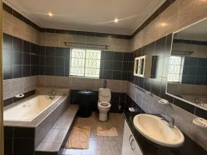 5 Bedroom House to Rent in Mount Pleasant Heights