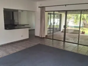 3 Bedroom Cottage/Garden Flat to Rent in Greendale North