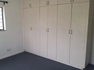 3 Bedroom Cottage/Garden Flat to Rent in Greendale North
