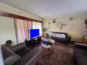 2 Bedroom Cottage/Garden Flat to Rent in Hillside