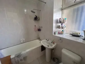 Flat/Apartment to Rent in Avenues