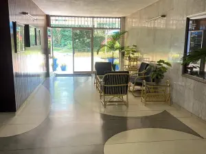 Flat/Apartment to Rent in Avenues