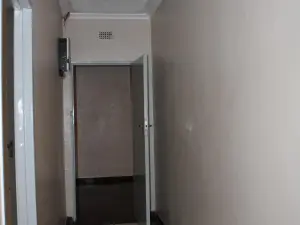 4 Bedroom House to Rent in Emerald Hill