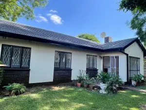 3 Bedroom Cottage/Garden Flat to Rent in Avondale