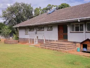 4 Bedroom House to Rent in Greystone Park