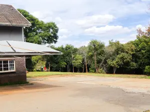 4 Bedroom House to Rent in Greystone Park