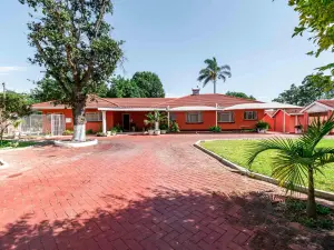 4 Bedroom House to Rent in Glen Lorne