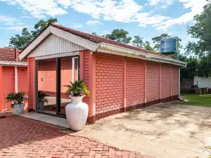4 Bedroom House to Rent in Glen Lorne