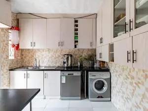 4 Bedroom House to Rent in Glen Lorne