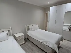 4 Bedroom House to Rent in Mount Pleasant