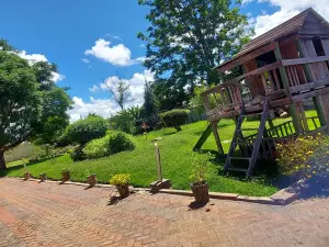 4 Bedroom House to Rent in Northwood