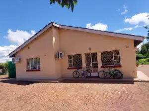 4 Bedroom House to Rent in Northwood