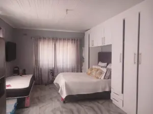 3 Bedroom House to Rent in Zimre Park