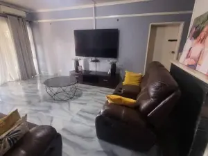 3 Bedroom House to Rent in Zimre Park