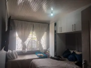 3 Bedroom House to Rent in Zimre Park
