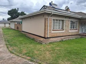 3 Bedroom House to Rent in Waterfalls