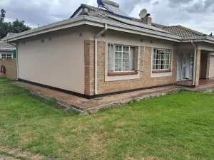 3 Bedroom House to Rent in Waterfalls