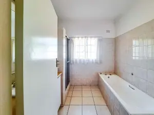 3 Bedroom House to Rent in Borrowdale