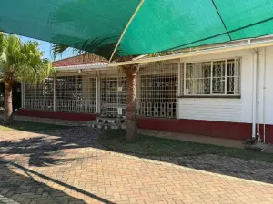 6 Bedroom House to Rent in Mount Pleasant