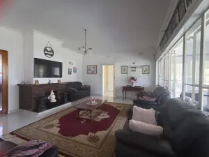 3 Bedroom House to Rent in Alexandra Park
