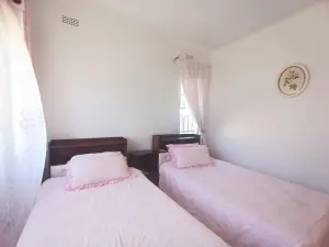 3 Bedroom House to Rent in Alexandra Park