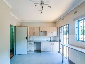 Office to Rent in Highlands