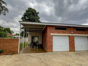 4 Bedroom House to Rent in Mount Pleasant