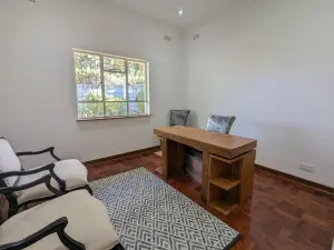 Office to Rent in Alexandra Park