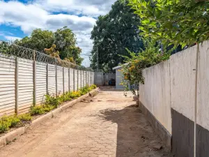 3 Bedroom House to Rent in Upper Hillside