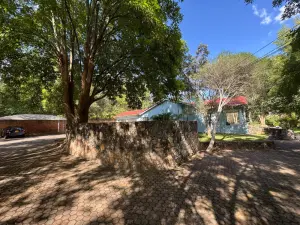 8 Bedroom House to Rent in Glen Lorne
