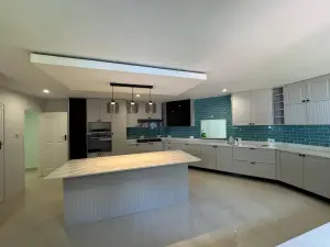 8 Bedroom House to Rent in Glen Lorne