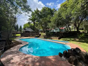 8 Bedroom House to Rent in Glen Lorne