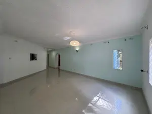 8 Bedroom House to Rent in Glen Lorne